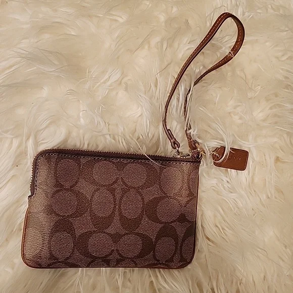 Coach wristlet - Picture 2 of 2